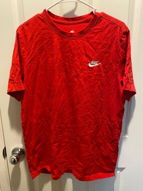 EUC The Nike Tee